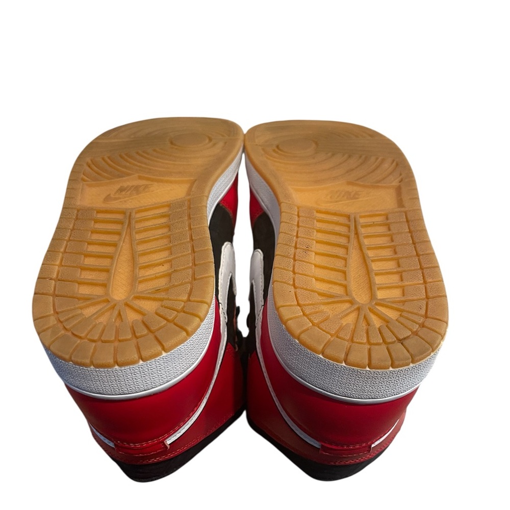 Jordan 1 Mid SE in Black, Red, White, and Malachite - Picture 12 of 15